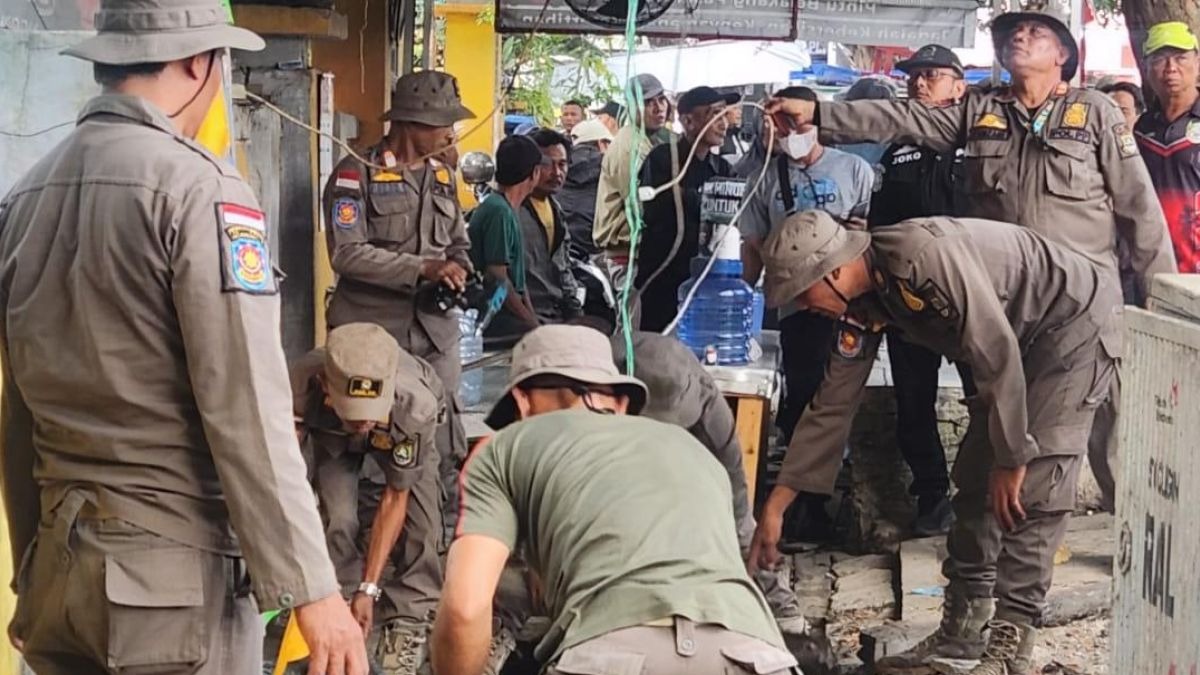 Pemkot Cilegon Tertibkan PKL di Atas Drainase Pasar Blok F, Ancaman Banjir Musim Hujan Dihilangkan