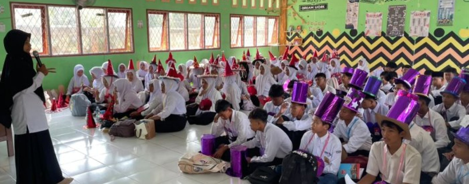 Tata Tertib Madrasah Jadi Bekal Awal Siswa Baru MAN 1 Muaro Jambi, Wakil Kepala Kesiswaan Tekankan Disiplin dan Akhlak Mulia