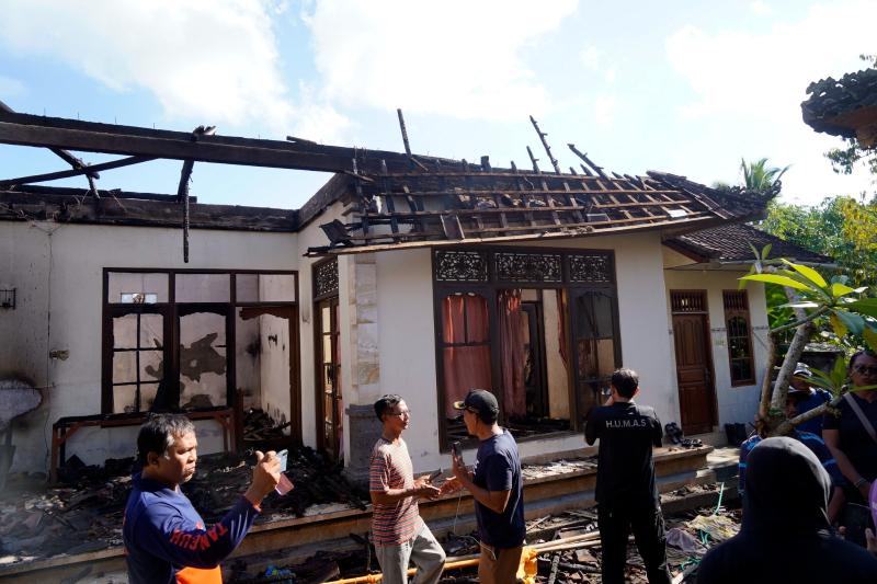 Bupati Klungkung Tinjau Kebakaran di Desa Timuhun, Kerugian Capai Rp 200 Juta Akibat Percikan Dupa