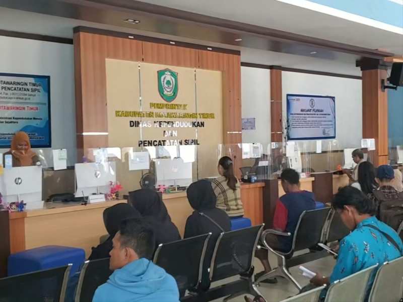 Server Disdukcapil Kotim Pulih Usai Korsleting, Layanan KTP dan KK di Sampit Kembali Dibuka