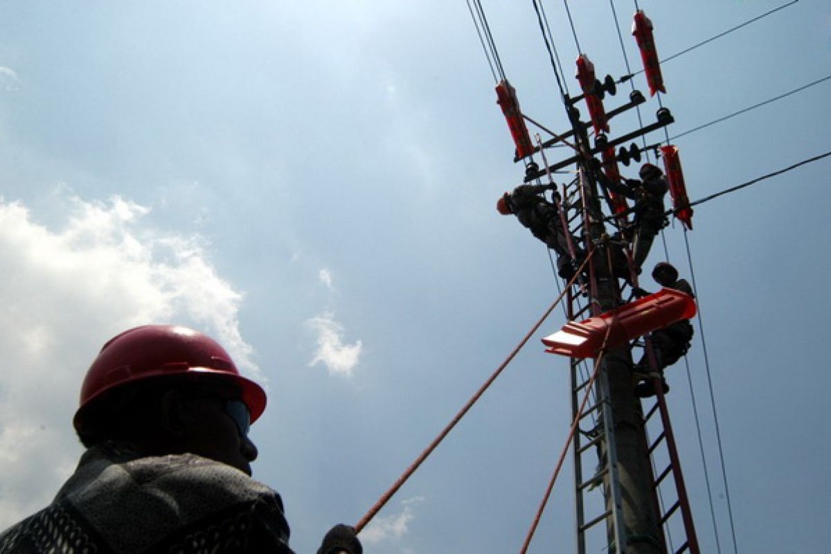 PLN ULP Maros Padamkan Listrik 4 Jam Hari Ini, Kawasan Wisata Rammang-Rammang hingga Perumahan di Moncongloe Terdampak