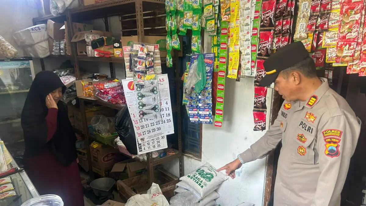 Terekam CCTV, Pencuri Gondol 50 Kg Gula dari Toko Kelontong di Kemuning Karanganyar, Polisi Buru Pelaku