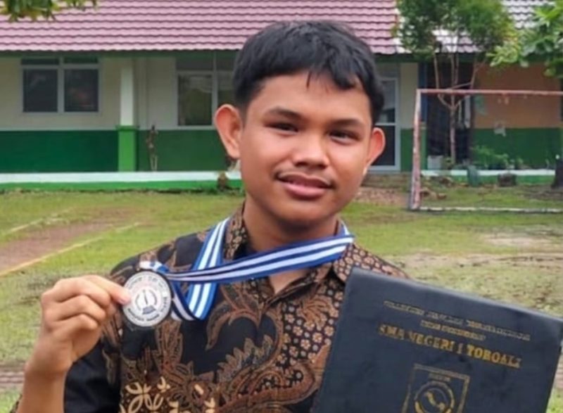 Anak Penjaga Sekolah di Bangka Selatan Lolos IPB, Ericko Febrian Buktikan Keterbatasan Bukan Penghalang