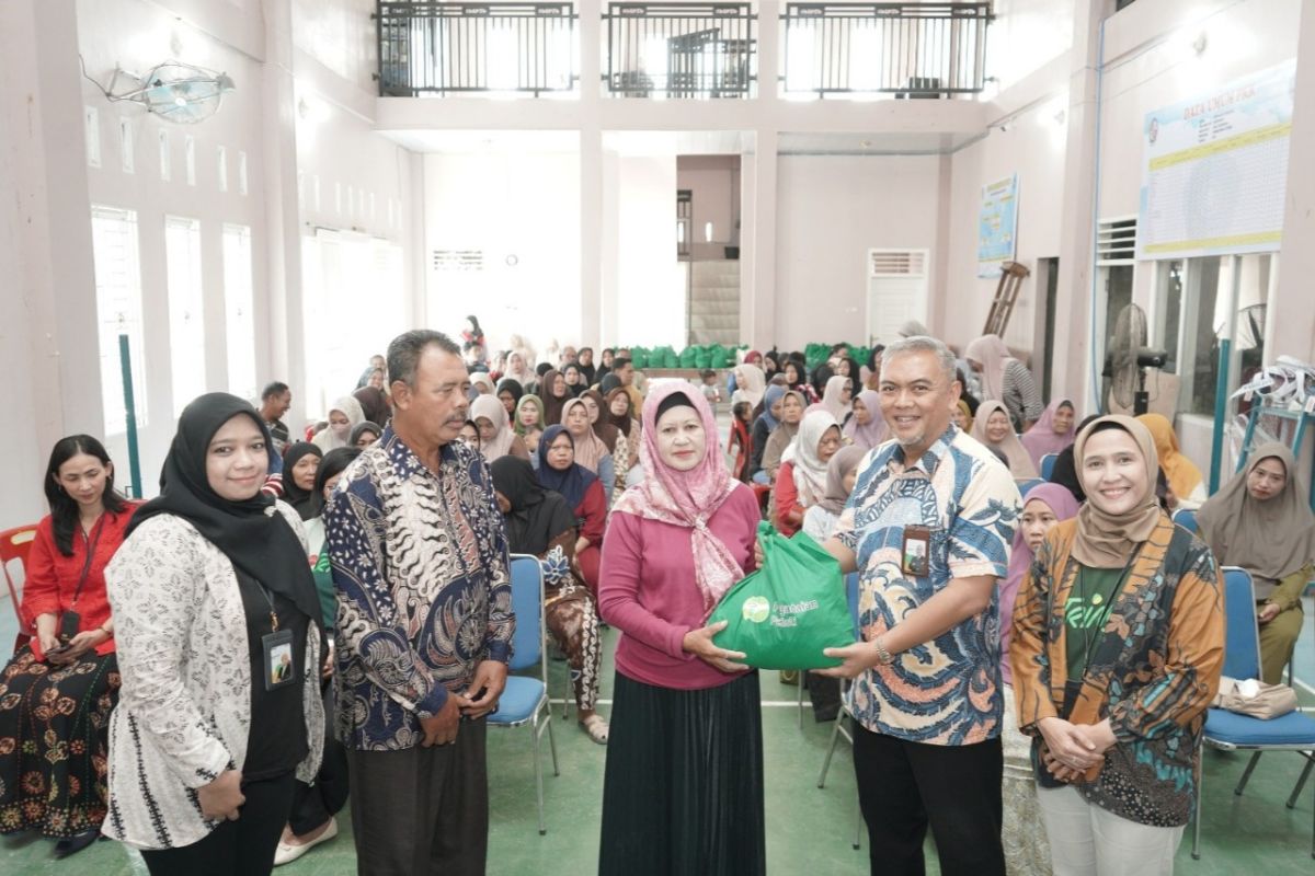 PT Pegadaian Salurkan 800 Paket Sembako di Deli Serdang, 125 Langsung ke Desa Sidodadi Ramunia