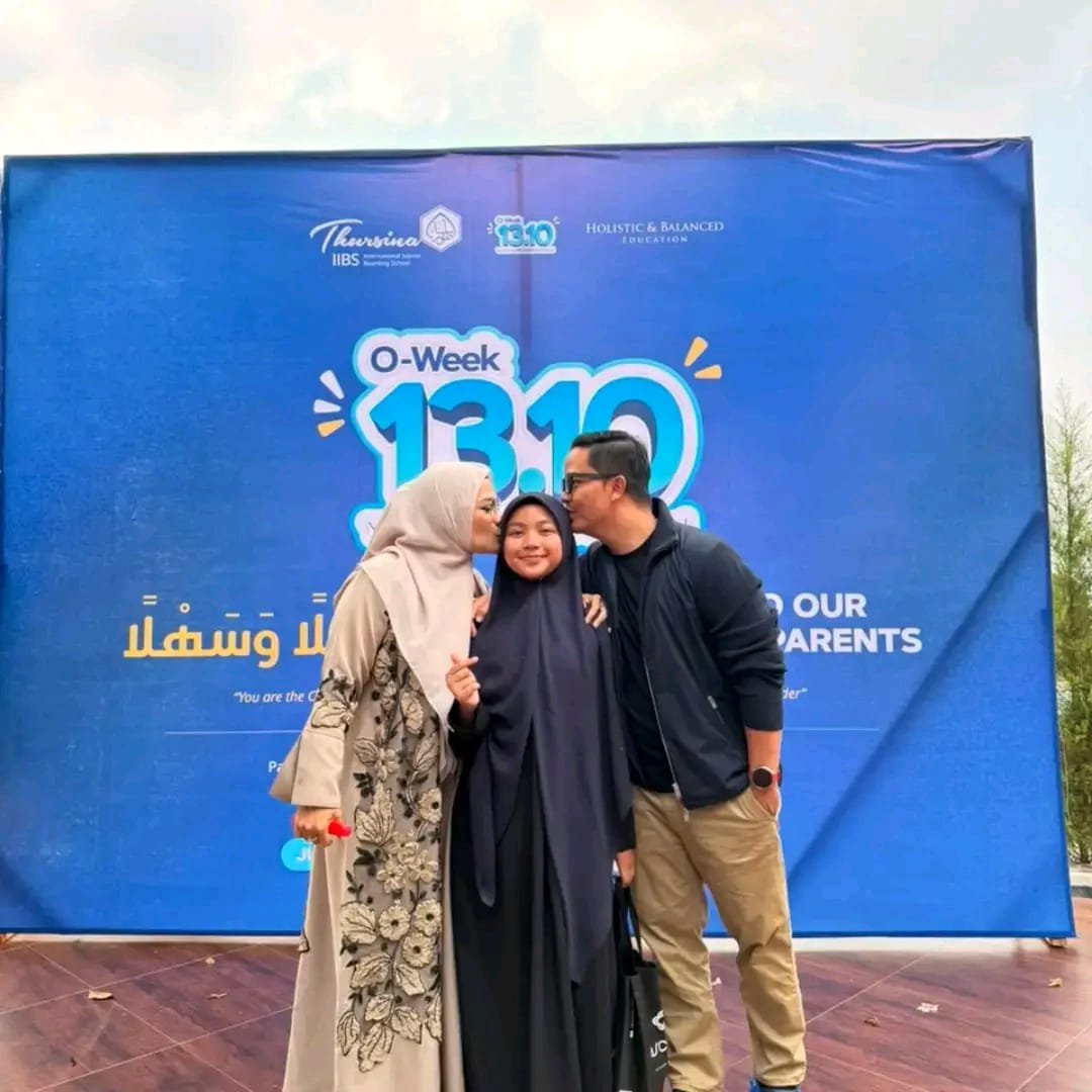 Bupati Tana Tidung Ibrahim Ali Antar Putri Sulung ke Pesantren di Malang, Pelukan dan Doa Iringi Perpisahan
