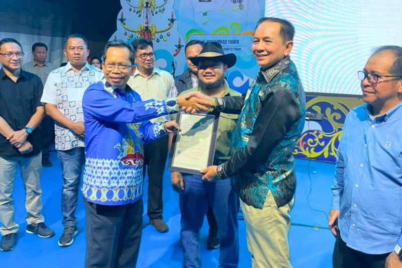 Motif Batik dan Lagu 