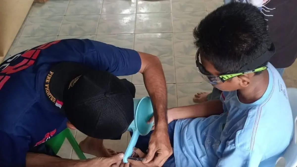 Jari Telunjuk Tersangkut di Lubang Gayung, Remaja 12 Tahun di Nunukan Dievakuasi Damkar