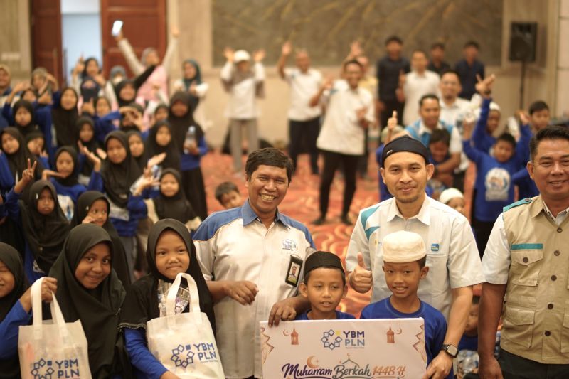YBM PLN Kalselteng Edukasi Kesehatan Gigi untuk 80 Anak Dhuafa di Banjarbaru, Ada Nonton Bareng