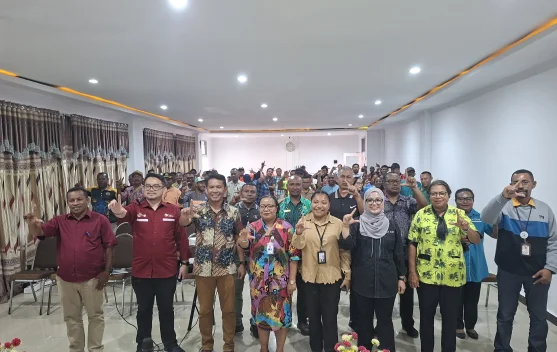 OJK Papua dan Bank Papua Edukasi ASN Yapen soal Literasi Keuangan, Benteng dari Penipuan Ilegal