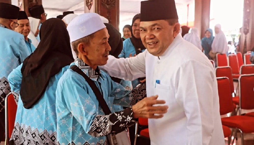 Pulang Haji dari Debarkasi Donohudan, Kakek 66 Tahun di Semarang Tunaikan Nazar Jalan Kaki 34 Km