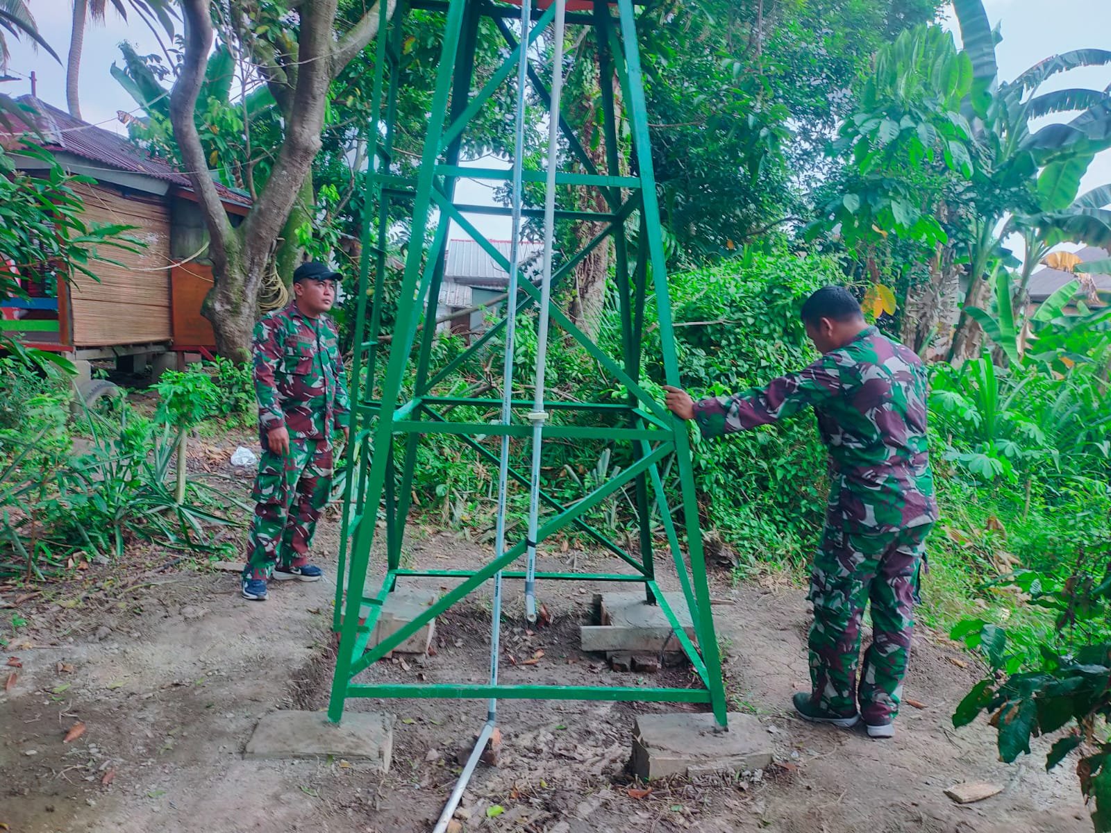 Satgas TMMD ke-129 Kodim 0418 Palembang Pastikan Sumur Bor di Talang Betutu Layak Pakai untuk Warga