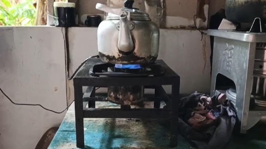 Warga Natuna Ciptakan Kompor Berbahan Bakar Minyak Jelantah dan Oli Bekas, Klaim Hemat Empat Jam Hanya dengan Setengah Liter