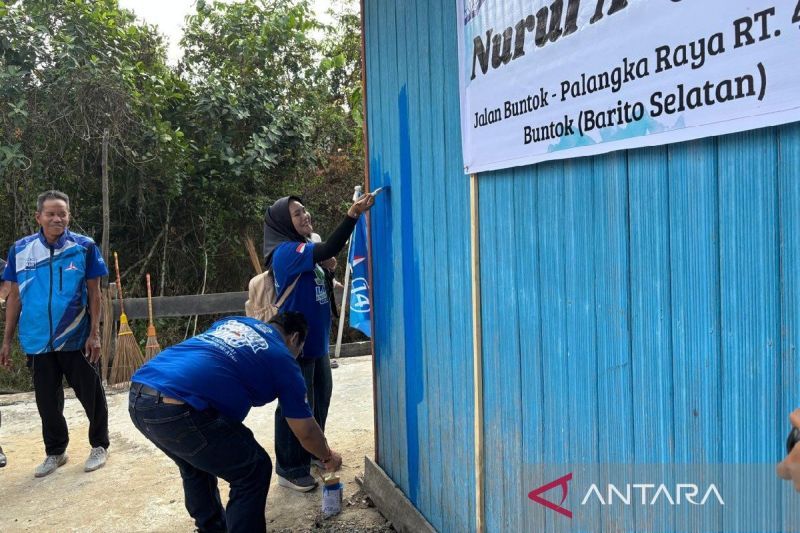 25 Tahun Partai Demokrat, DPC Barito Selatan Peringati dengan Pengecatan Musholla dan Bantuan Dana