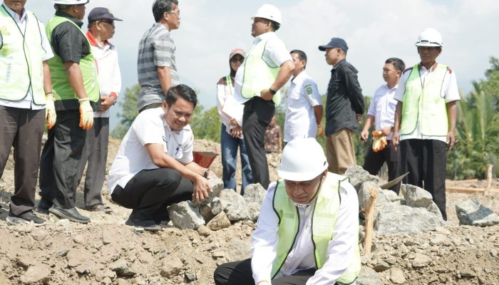 Bupati Luwu Letakkan Batu Pertama Pembangunan Kampung Nelayan Merah Putih, Target Rampung Akhir November 2026