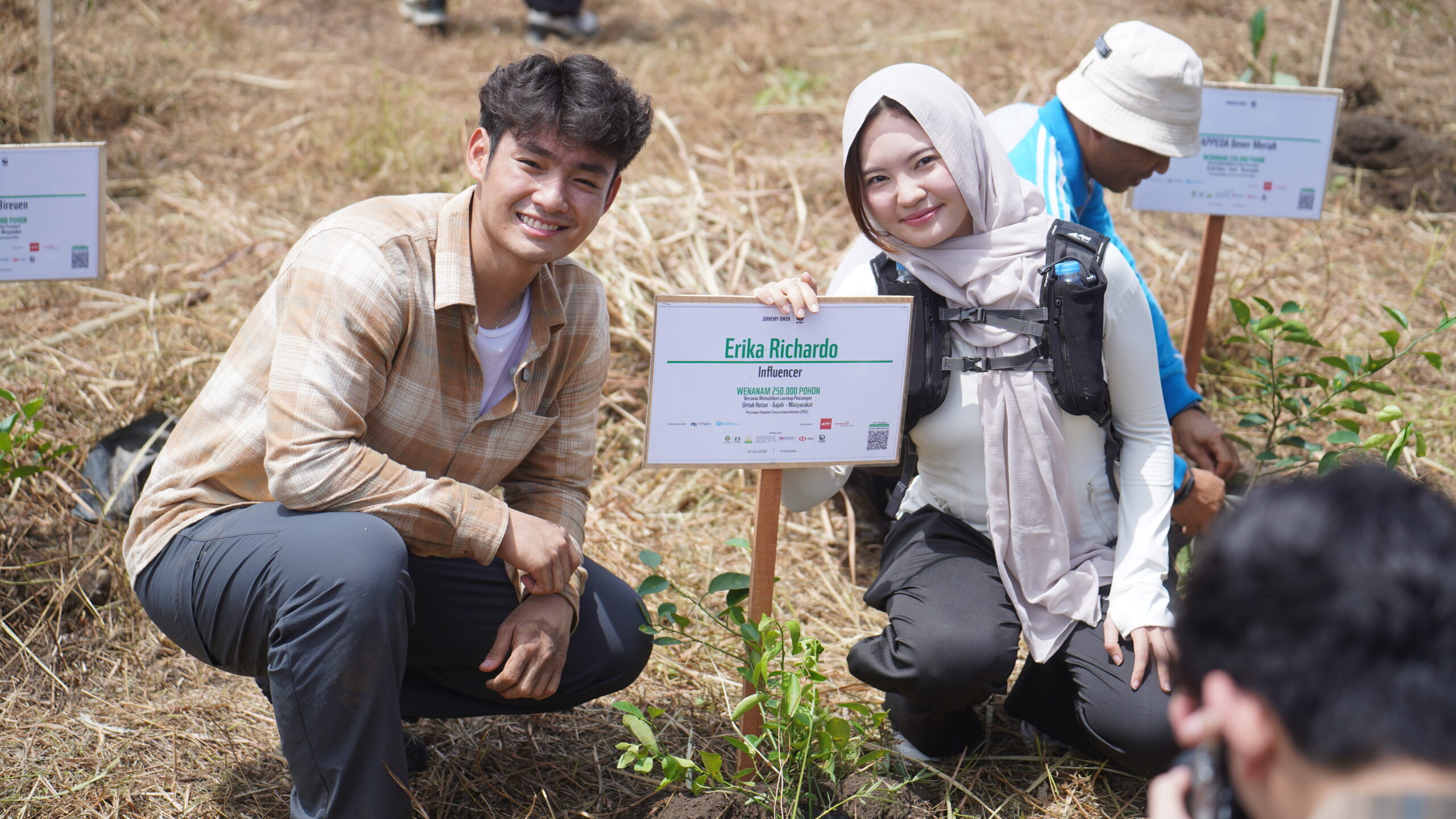WWF-Indonesia dan Jerhemy Owen Targetkan 250.000 Bibit Pohon untuk Pulihkan Lanskap Peusangan di Aceh