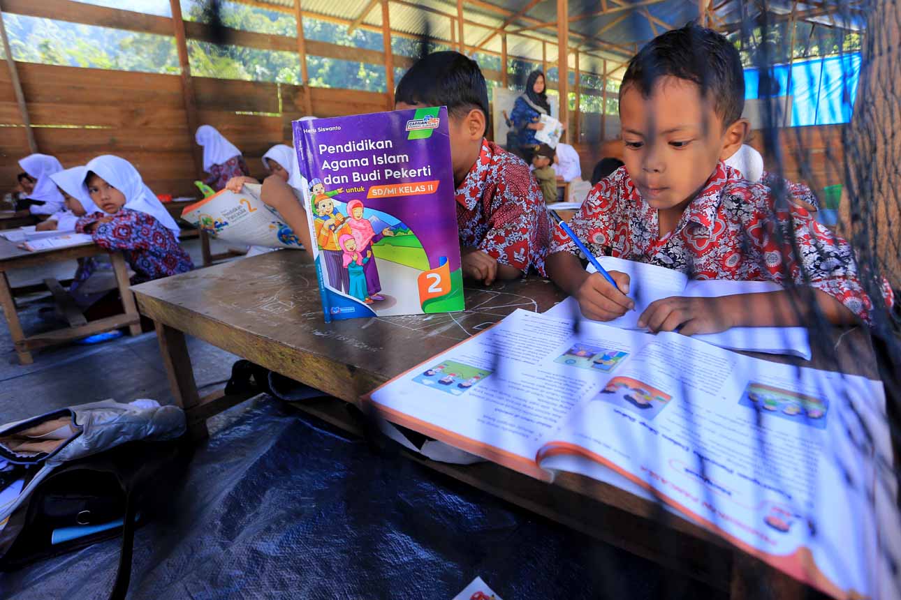 125 Siswa di Nagan Raya Belajar di Sekolah Darurat Usai Banjir Bandang Rusak Bangunan SDN 1 Beutong
