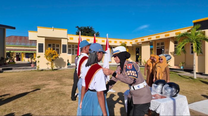 Kasat Lantas Halmahera Tengah Lantik PKS SMKN 8, Targetkan Pelajar Jadi Pelopor Keselamatan Berlalu Lintas