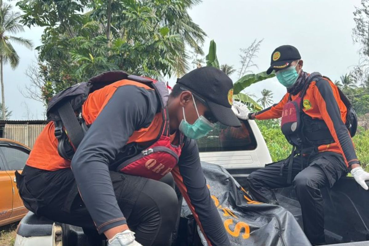 SAR Gabungan Temukan Nelayan Bintan Hilang Saat Menyuluh Ikan di Teluk Bakau, Jasad Dievakuasi ke Puskesmas Kawal