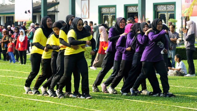 ASN dan Non-ASN Pemkot Yogyakarta Ramaikan Bakiak dan Tarik Tambang di HUT ke-79, Penjabat Sekda: Ini untuk Pelayanan Publik