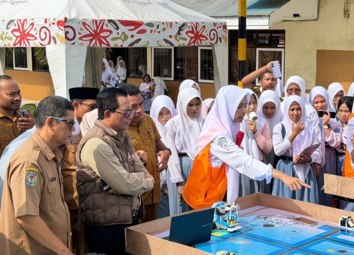 Kepala Dinas Pendidikan Maluku Utara Sebut Expo Robotik SMAN 2 Ternate Terobosan Kelas Tinggi, 89 Peserta Unjuk Kemampuan