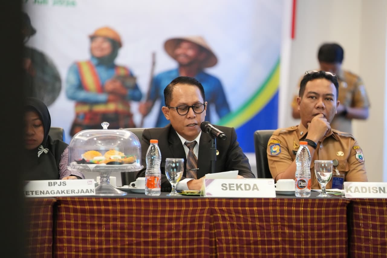 Pemprov Sulbar Kejar Target 99 Persen Pekerja Terdaftar BPJS Ketenagakerjaan pada 2030, Tiga Kabupaten Raih Jamsostek Award