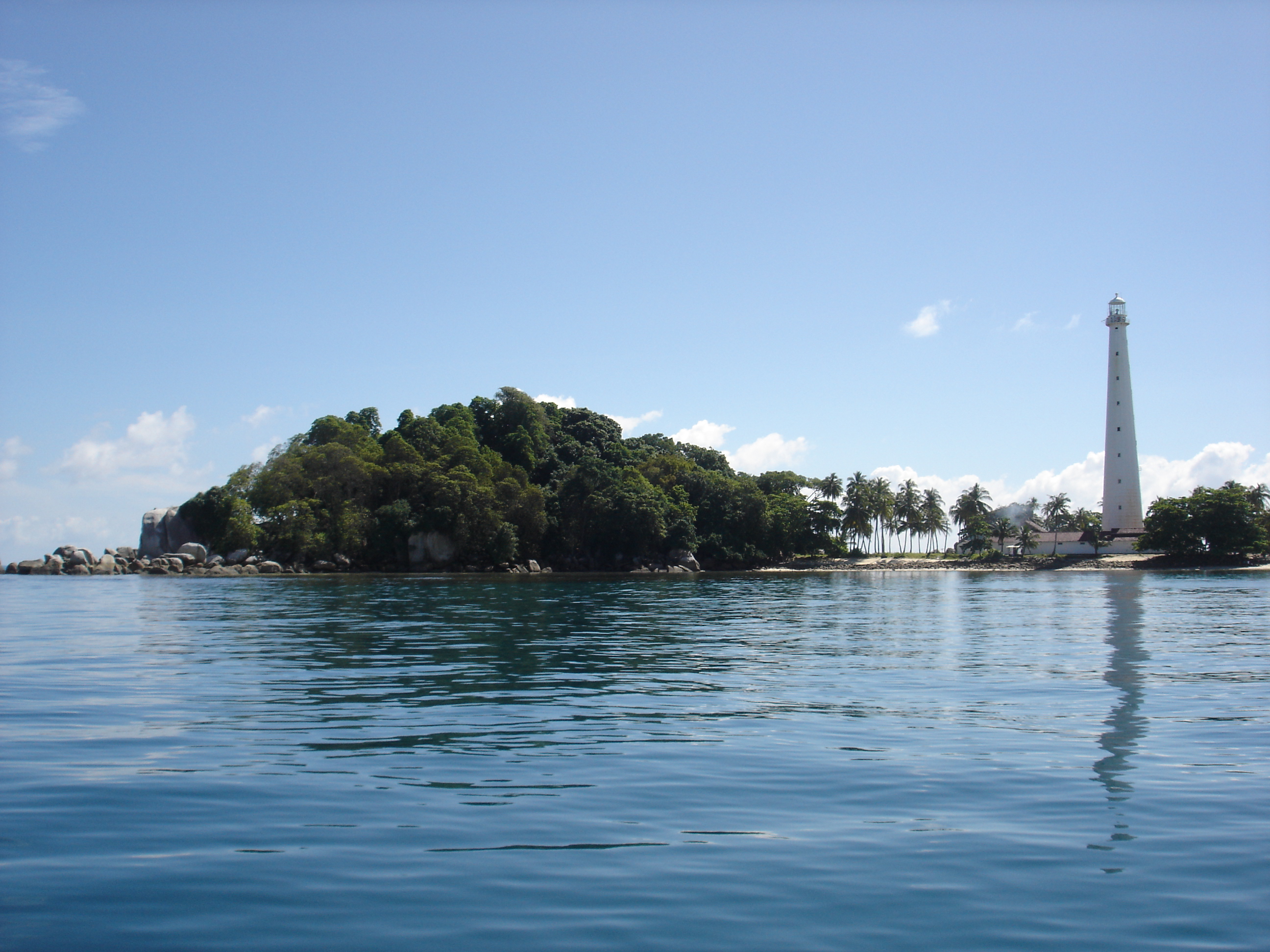 Pulau Lengkuas, Ikon Wisata Belitung dengan Mercusuar Peninggalan Belanda