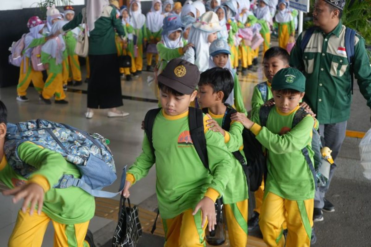 KAI Divre II Sumbar Sediakan Playground Hingga Guiding Block untuk Perempuan, Anak, dan Disabilitas di Stasiun