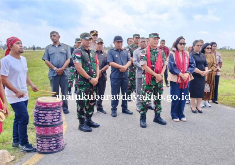 Danrem 151/Binaiya Raffles Manurung Kunjungan Perdana ke Maluku Barat Daya, Bupati Benyamin Noach Jamin Dukungan Penuh untuk TMMD