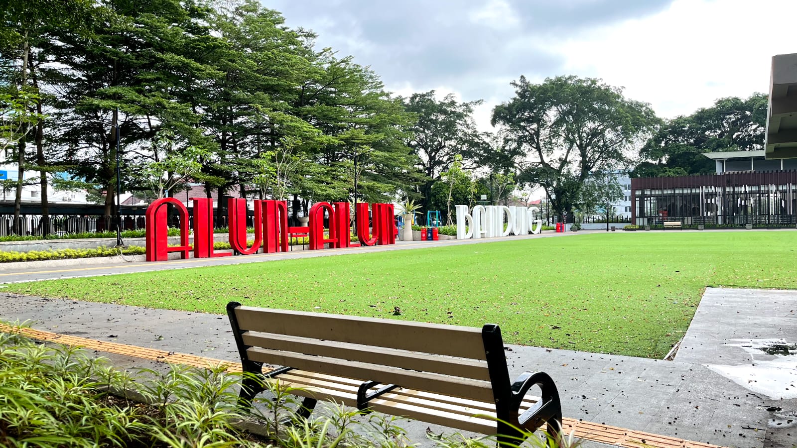 Alun-Alun Bandung Kembali Dibuka 17 Agustus 2026, Wali Kota Ajak Warga Pesta Rakyat dan Botram