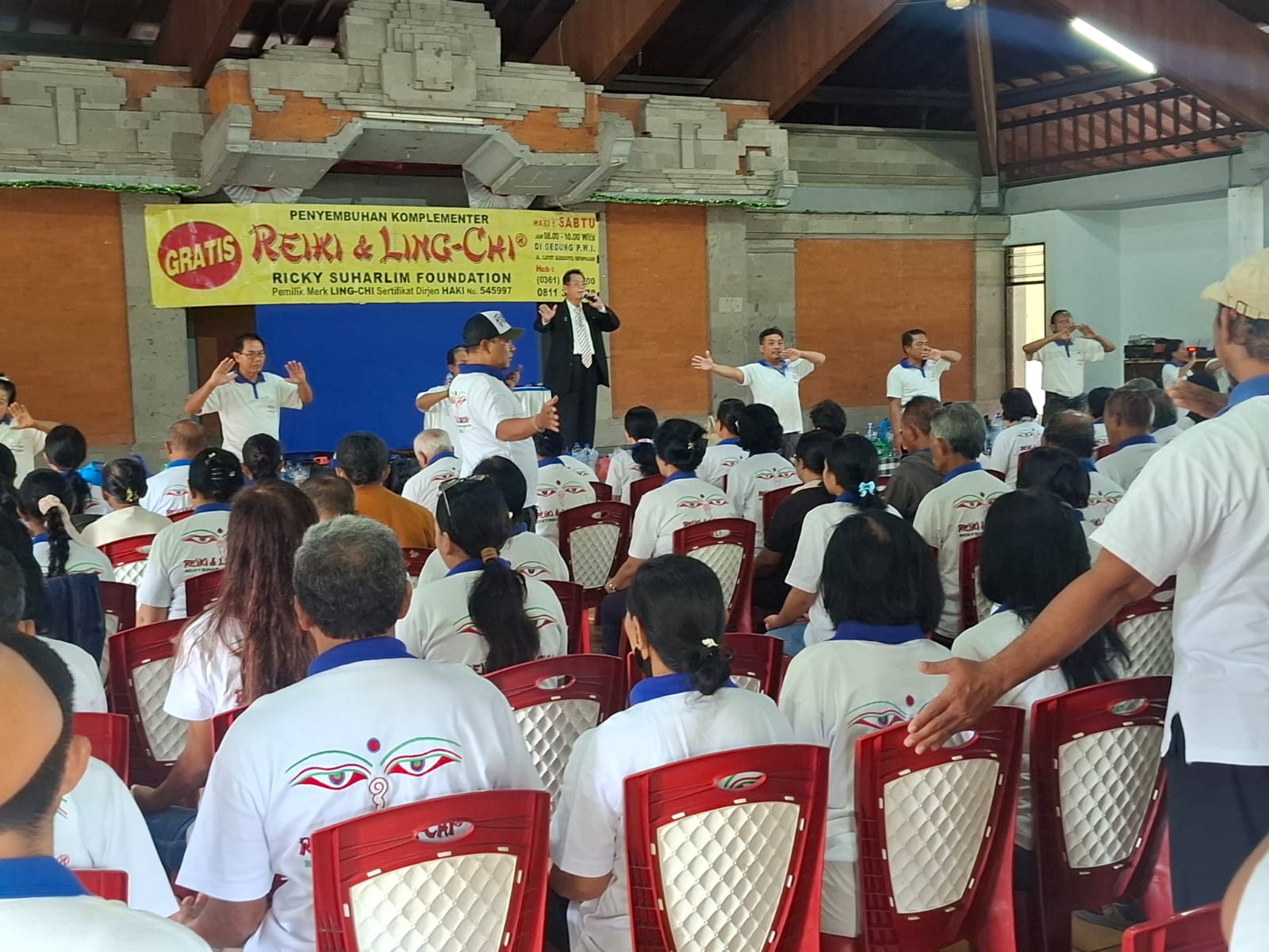Master Penerima Rekor MURI Pimpin Terapi Energi Gratis di Denpasar, Warga Bisa Ikut Pelatihan Intensif