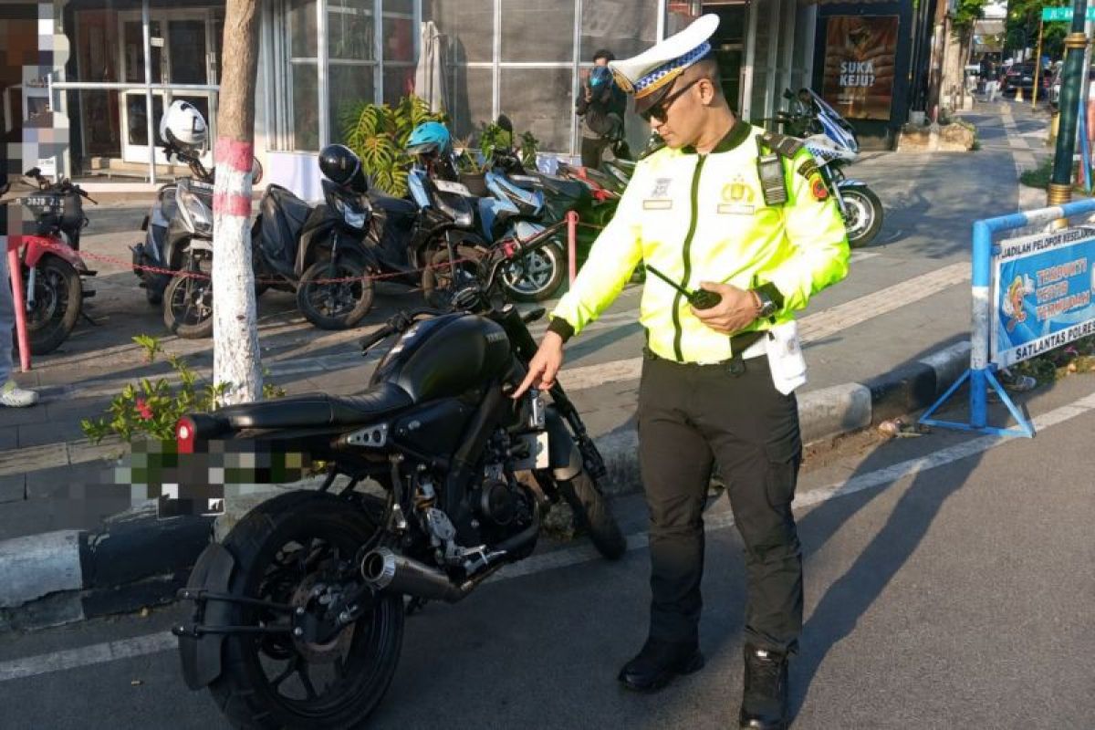 Polres Garut Gencar Sisir Jalan Perkotaan, 17 Motor Knalpot Bising Diamankan di Jalanan