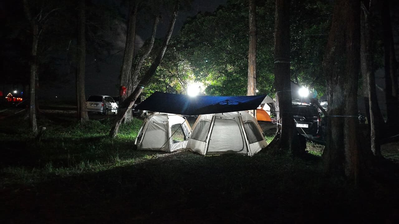 Libur Iduladha, Wisata Camping di Pantai Tanah Merah Samboja Diserbu Pengunjung, Pengelola Terapkan Aturan Ketat