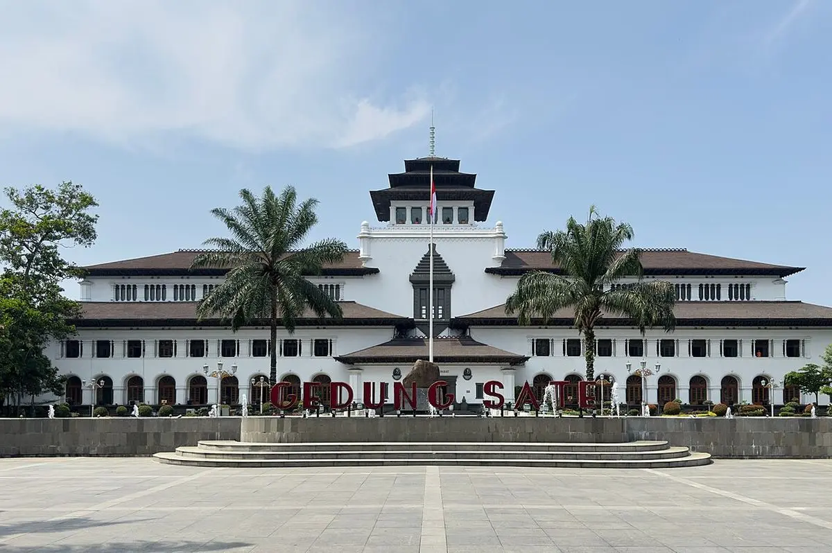 HUT ke-81 RI di Jawa Barat Pindah ke Halaman Gedung Sate, Kirab Sang Merah Putih Gunakan Kereta Kencana