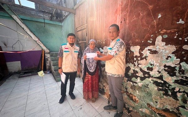 YBM PLN UP3 Makassar Selatan Salurkan Santunan ke Korban Kebakaran di Gowa, 2 Keluarga Terdampak