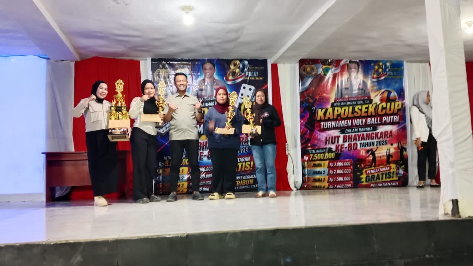 Turnamen Voli Putri Piala Kapolsek Bungku Selatan Ditutup, Tim Desa Buleleng Juara Satu