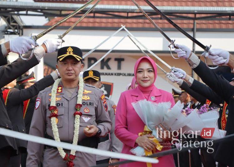 Tradisi Pedang Pora Iringi Serah Terima Jabatan Kapolres Grobogan, 1.133 Personel Berganti Panglima
