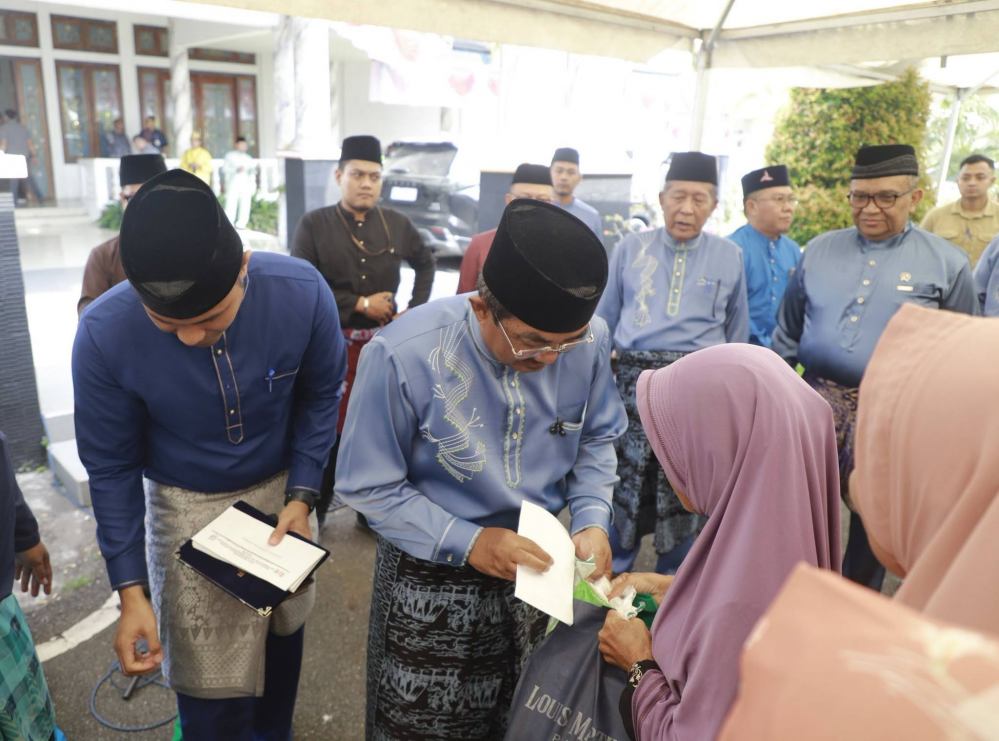 Hari Jadi ke-61 Tanjab Barat, Pemkab Salurkan 628 Paket Bansos dan Terima Bantuan Rp 1 Miliar dari PetroChina