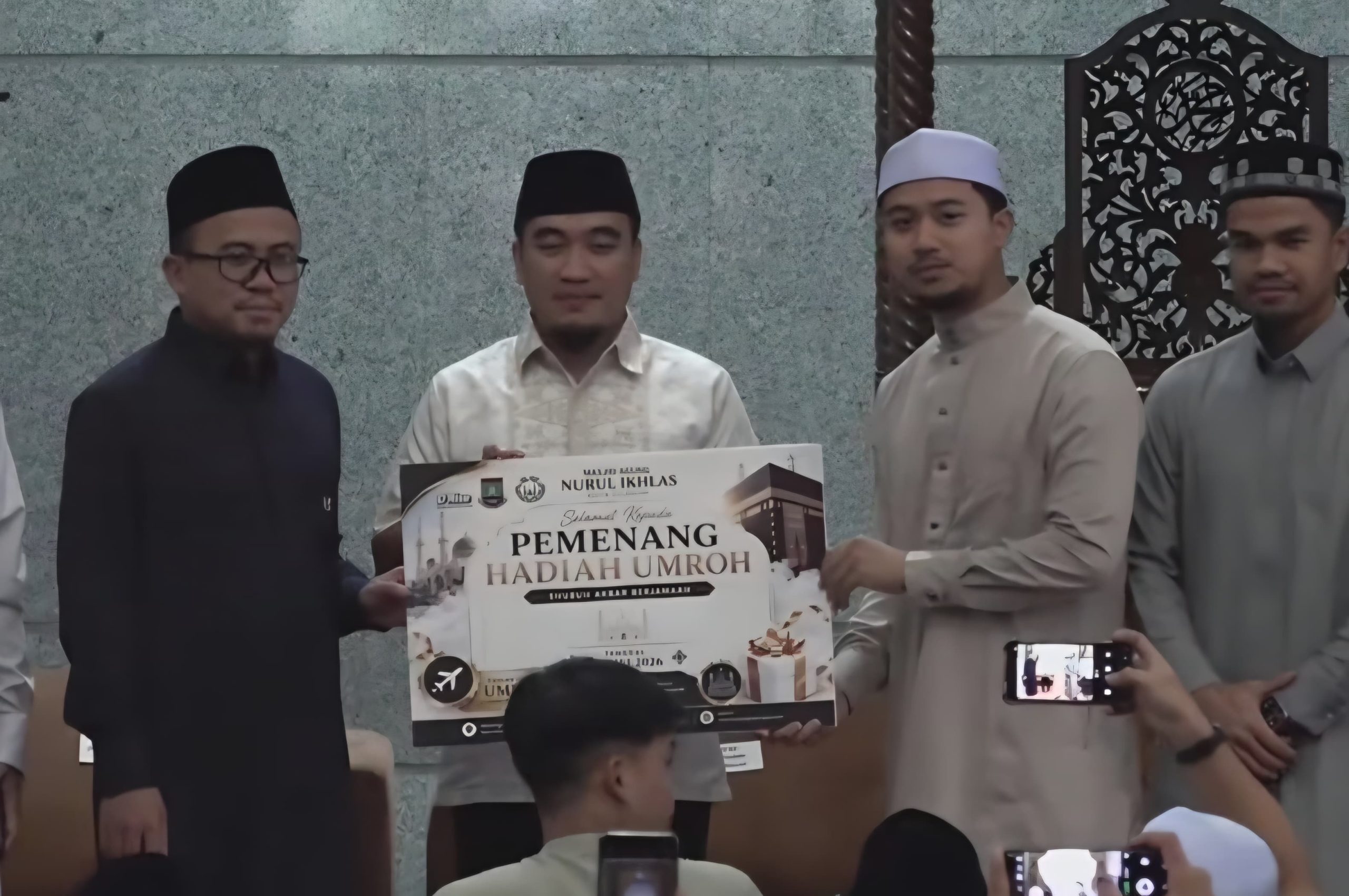 1.500 Jamaah Penuhi Masjid Agung Cilegon untuk Subuh Akbar Berhadiah Umroh, Wali Kota Apresiasi Inovasi DKM