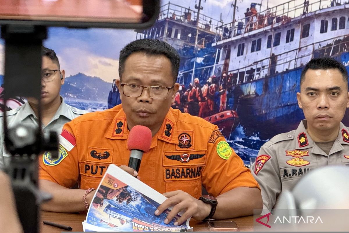 Basarnas Kerahkan 1.042 Personel Gabungan Cari 57 Korban KM Virgo Transport 8 yang Masih Hilang