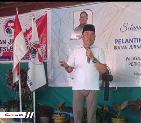 Anggota DPR RI Ajbar Tantang Jurnalis Polman Tetap Kritis dan Bisa Mandiri Lewat Usaha Sewa Alat Pertanian