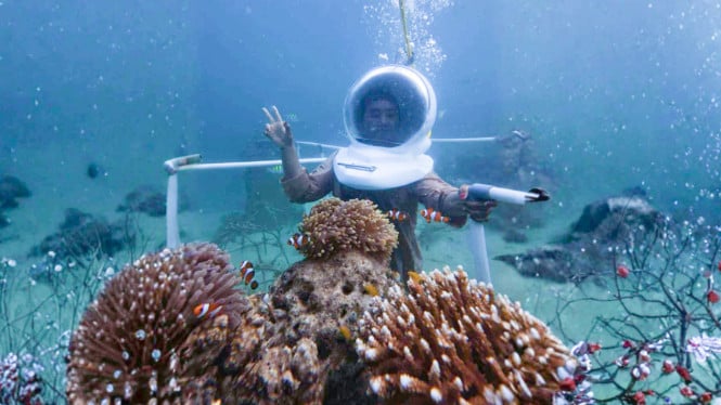 Mandeh Blue Diving Luncurkan Sea Walker Pertama di Sumbar, Wisatawan Bisa Jalan di Dasar Laut Tanpa Lisensi Selam