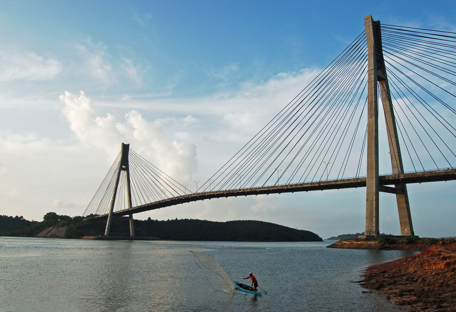 3 Destinasi Wisata Ikonik di Batam, dari Jembatan Barelang hingga Pantai Melur