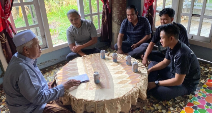 Polres Muaro Jambi Datangi Kediaman Tuan Guru Abdullah Syargawi Bahas Maraknya Pencurian Sawit di Senaung