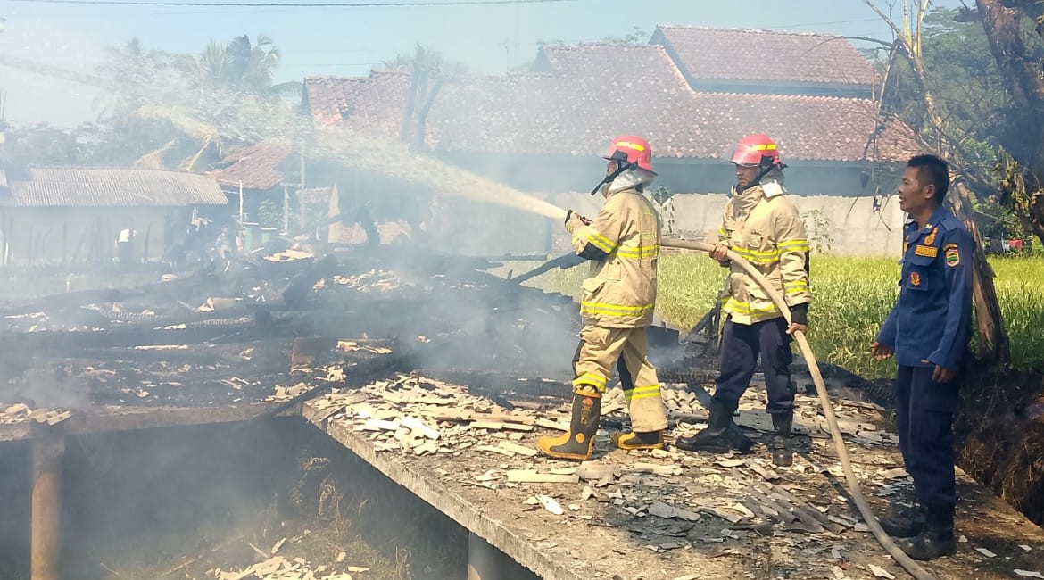 Dua Kebakaran Rumah di Panjalu dan Cipaku Ciamis dalam Sehari, Kerugian Capai Rp 35 Juta