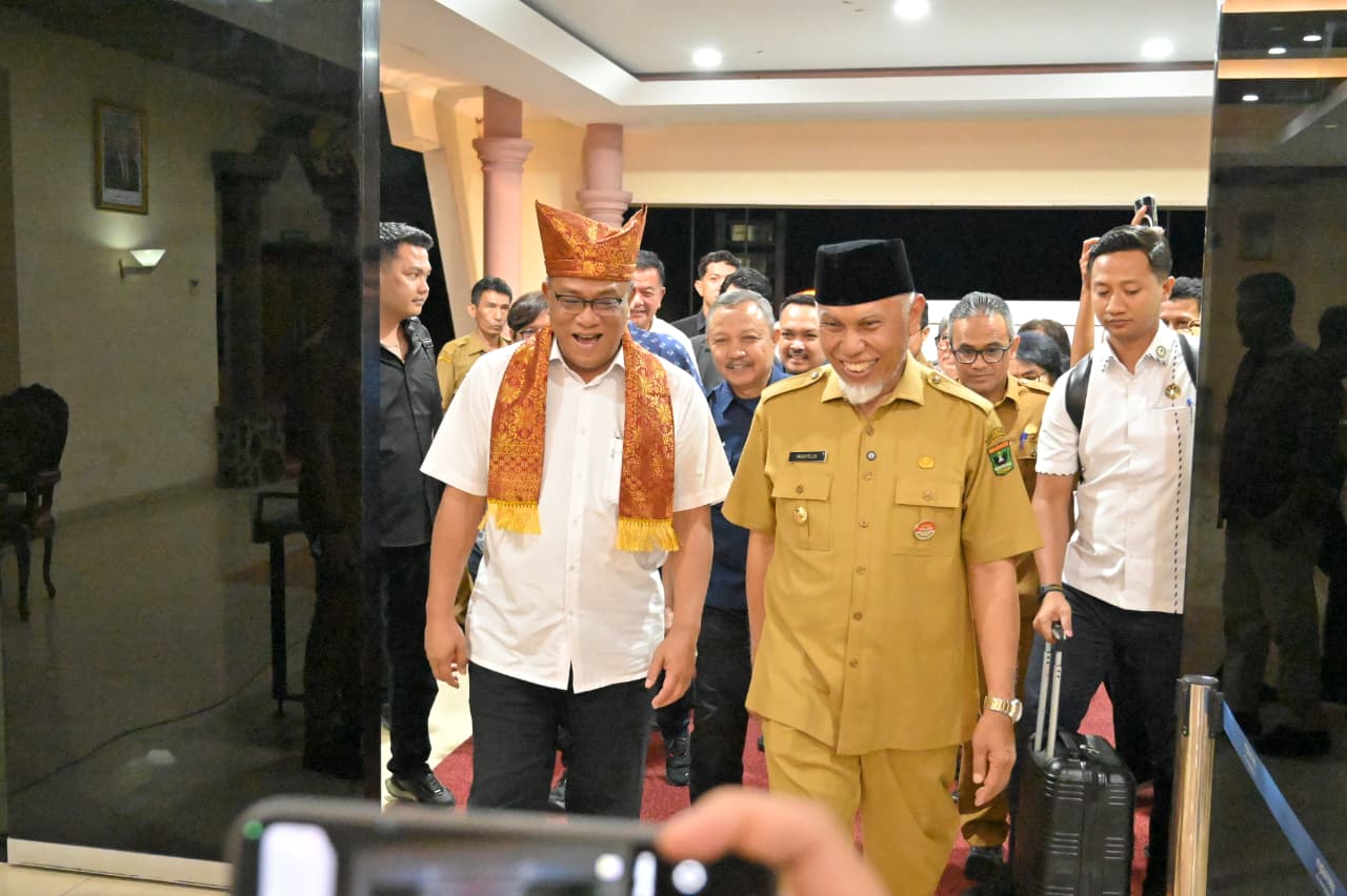 Kunjungan Menteri LH ke Sumbar: Perhutanan Sosial, Perdagangan Karbon, dan Pengelolaan Sampah Jadi Fokus Utama