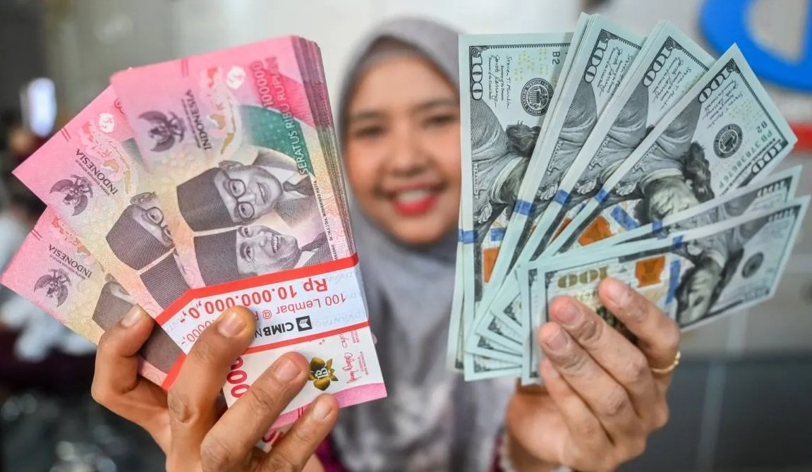 Rupiah Terus Tertekan Dolar AS, Nilai Tukar Sentuh Rp18.070 per USD di Tengah Ekspektasi The Fed