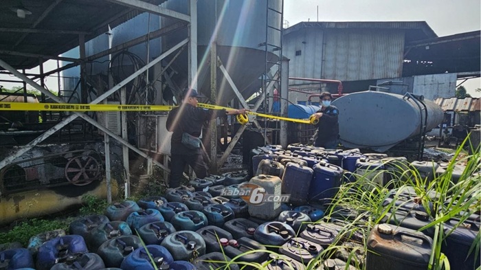 Pabrik Oli Bekas PT Beringin Petroleum Energi di Panongan Tangerang Disegel KLH, Cemari Udara-Air-Lahan Selama Bertahun-tahun