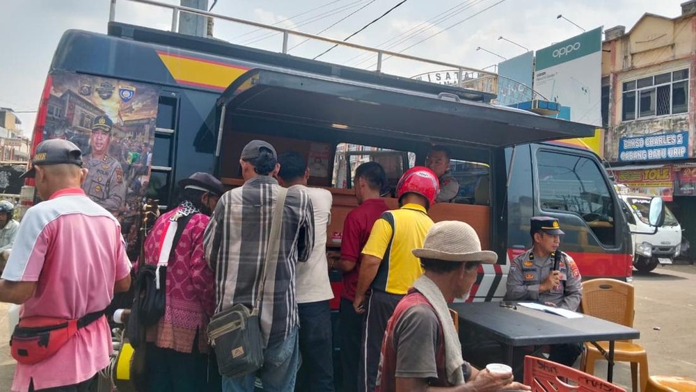Polres Lubuklinggau Kenalkan Call Center 110 Lewat Program Bang Kopling, Ngopi Bareng Warga di Terminal Kalimantan