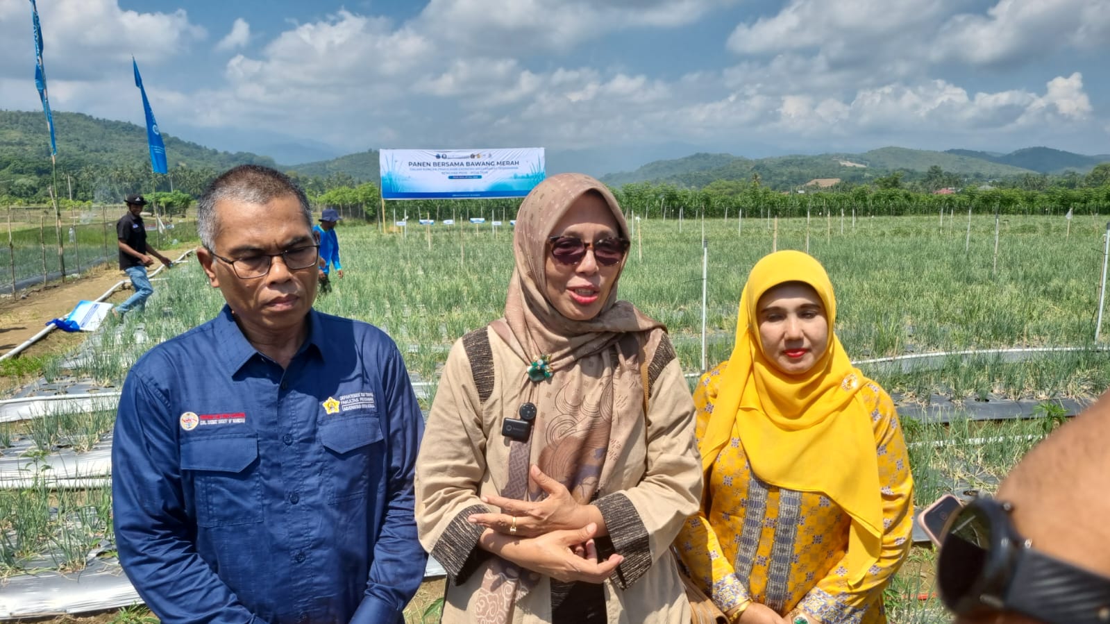 Guru Besar USK Ungkap Cara Ilmiah Pulihkan Lahan Bekas Banjir di Pidie Jaya, Bawang Merah Jadi Andalan