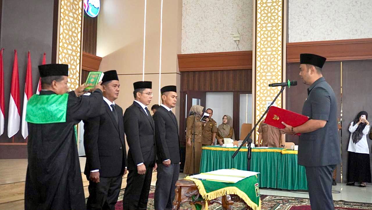 Bupati Sijunjung Lantik Pimpinan Baznas Periode 2026-2031 dan Dewan Pengawas Perumda Kinantan, Ini Tugas Pertamanya